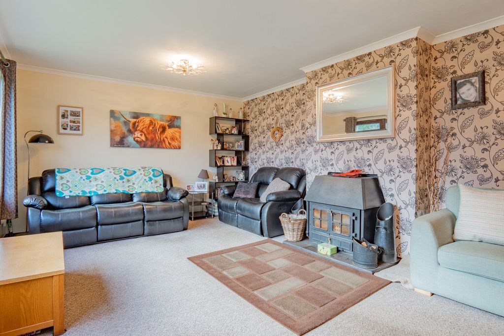 Property photo 3 of 40