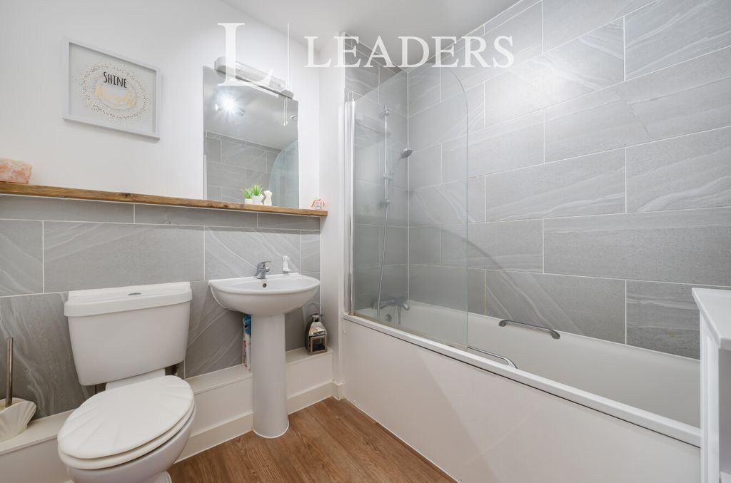 Property photo 3 of 22 3Ad401F7-E14d-4c1...
