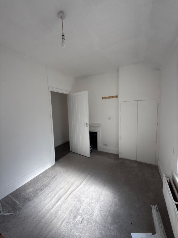 Property photo 1 of 2