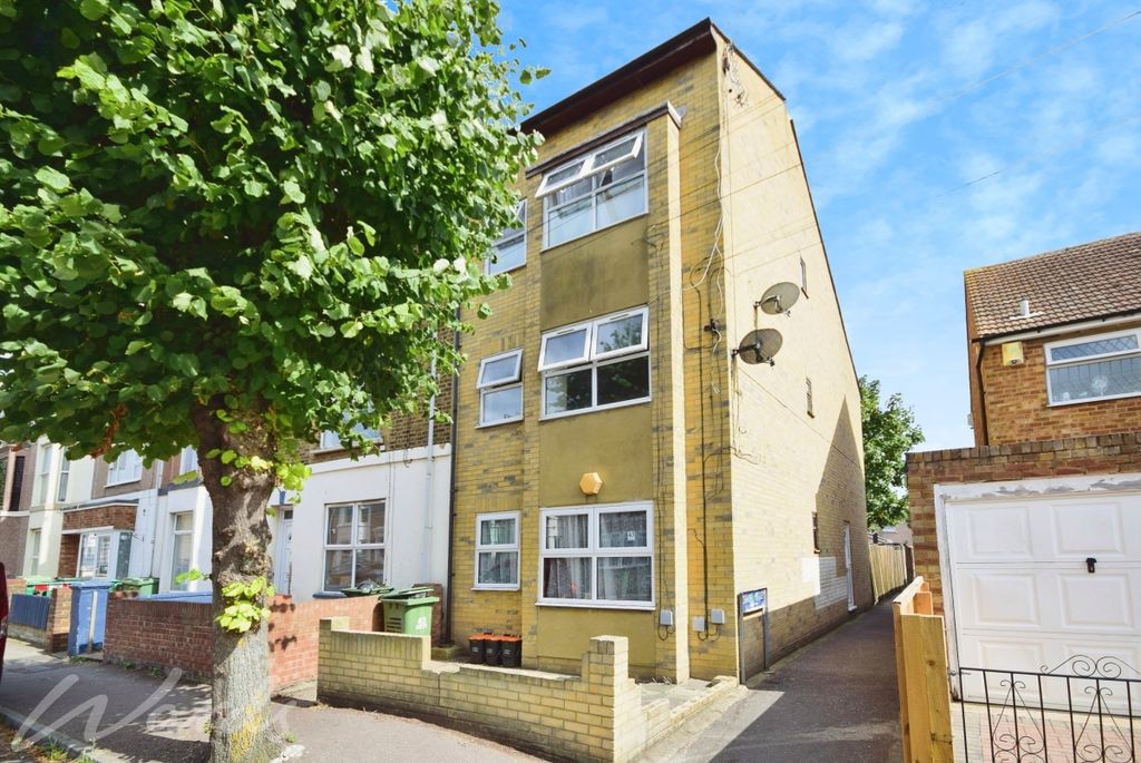 Property photo 1 of 1 Alma Front