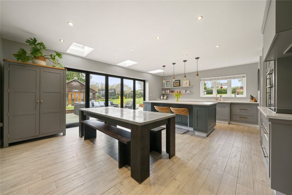 Property photo 3 of 19 Picture No. 24