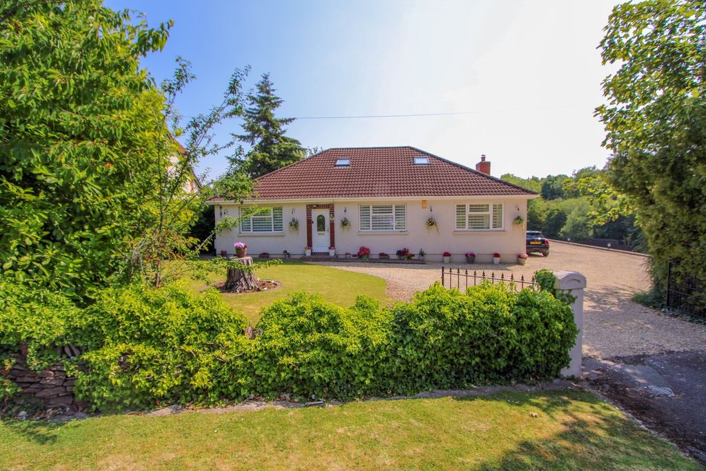 Property photo 2 of 33