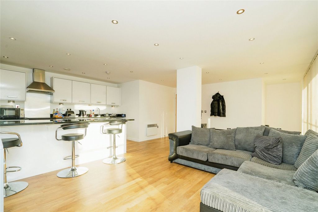 Property photo 2 of 15 Photography