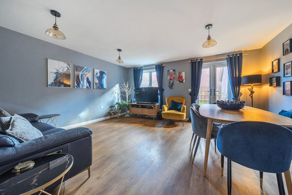 Property photo 3 of 23