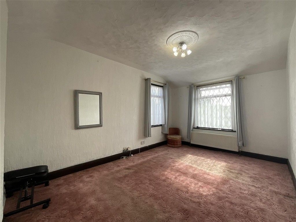 Property photo 2 of 14 Bedroom