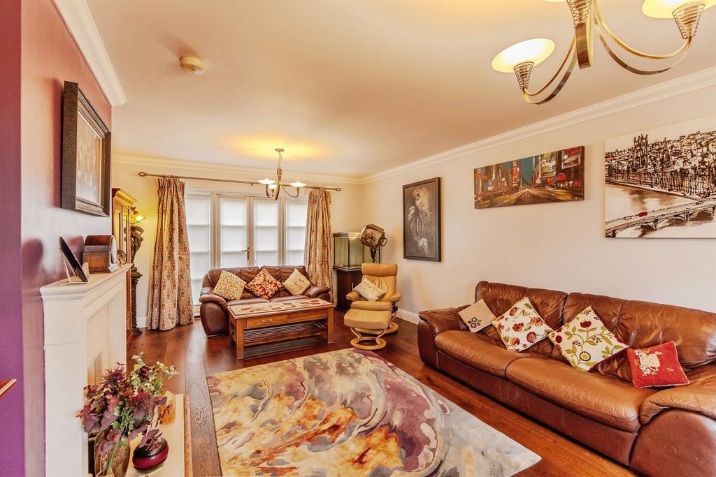 Property photo 2 of 29