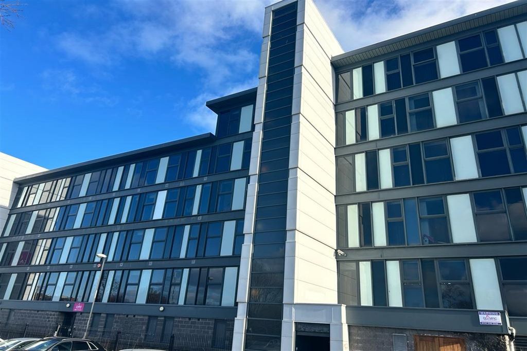 Property photo 1 of 7 (Main)