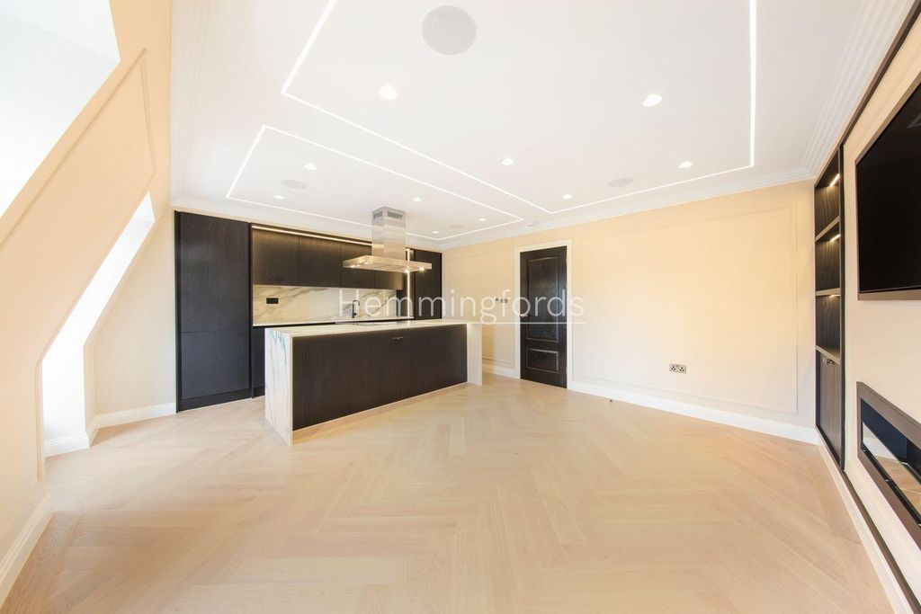 Property photo 3 of 15 233E Elgin Avenue - Ril964Txtir4Giu3G8eU.Jpg