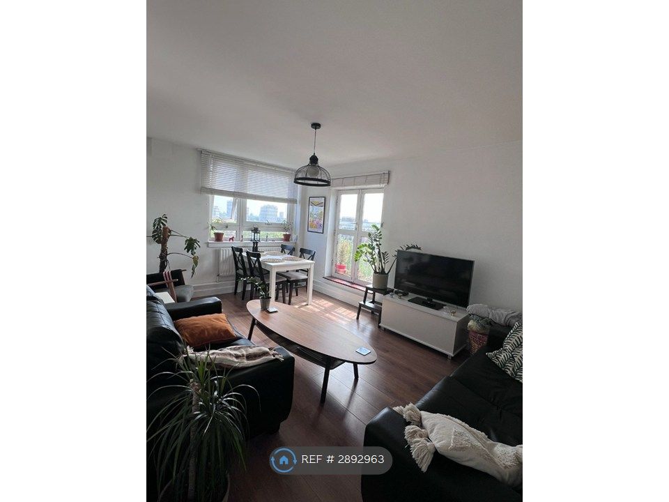 Property photo 3 of 10 Living Room