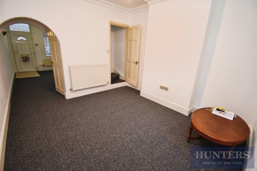 Property photo 3 of 10 Hallway