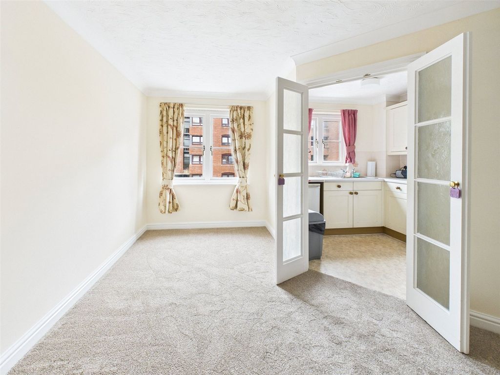 Property photo 3 of 12 Picture No. 05