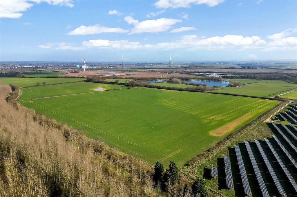 Property photo 2 of 8 Land