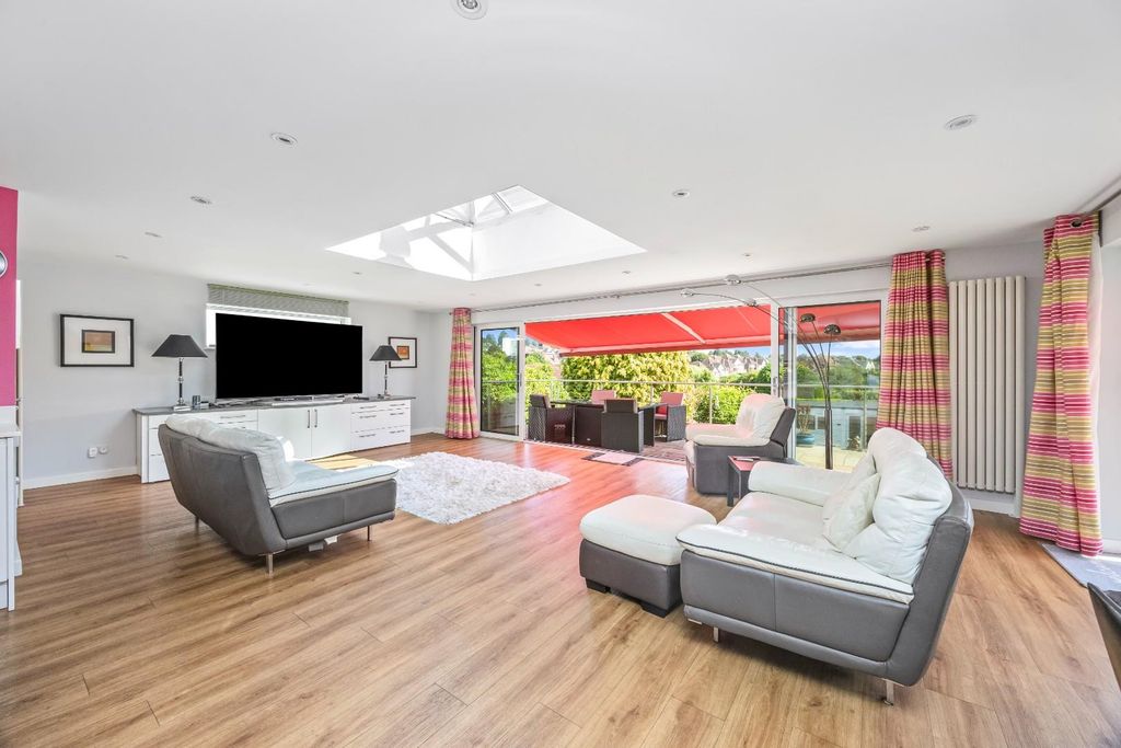 Property photo 3 of 38 Benett Drive, 16_015.Jpg