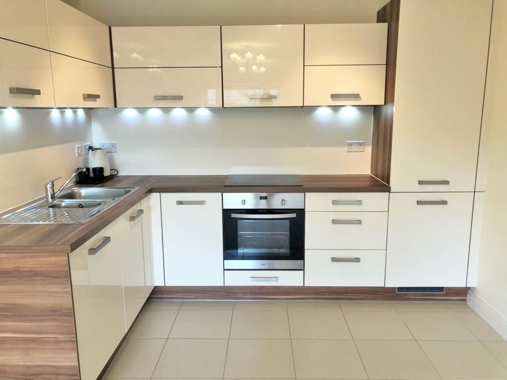 Property photo 2 of 8 Kitchen