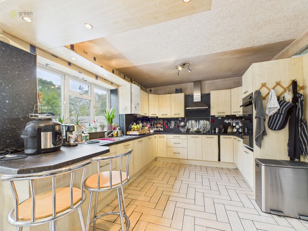 Property photo 3 of 24 Cam03830G0-Pr0227-Still016