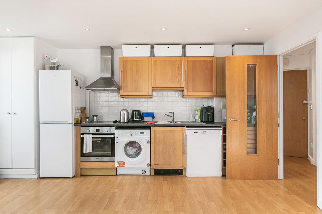 Property photo 2 of 12 Reception/Kitchen