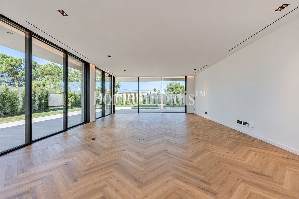 Property photo 3 of 47