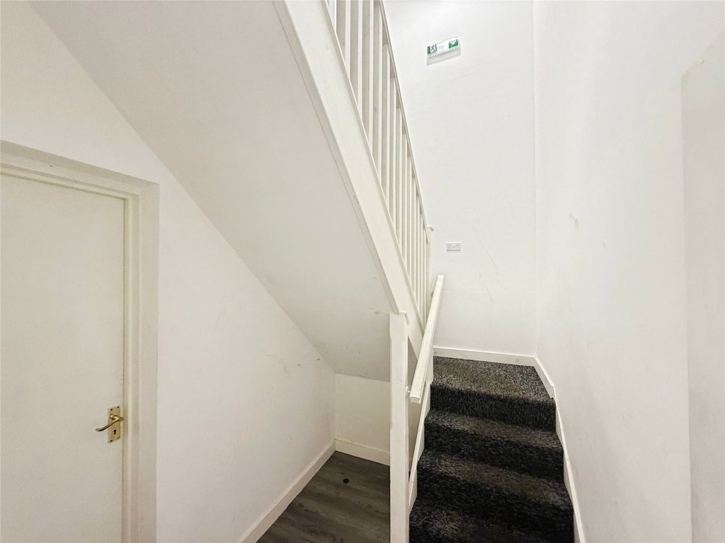 Property photo 2 of 7 Picture No. 04