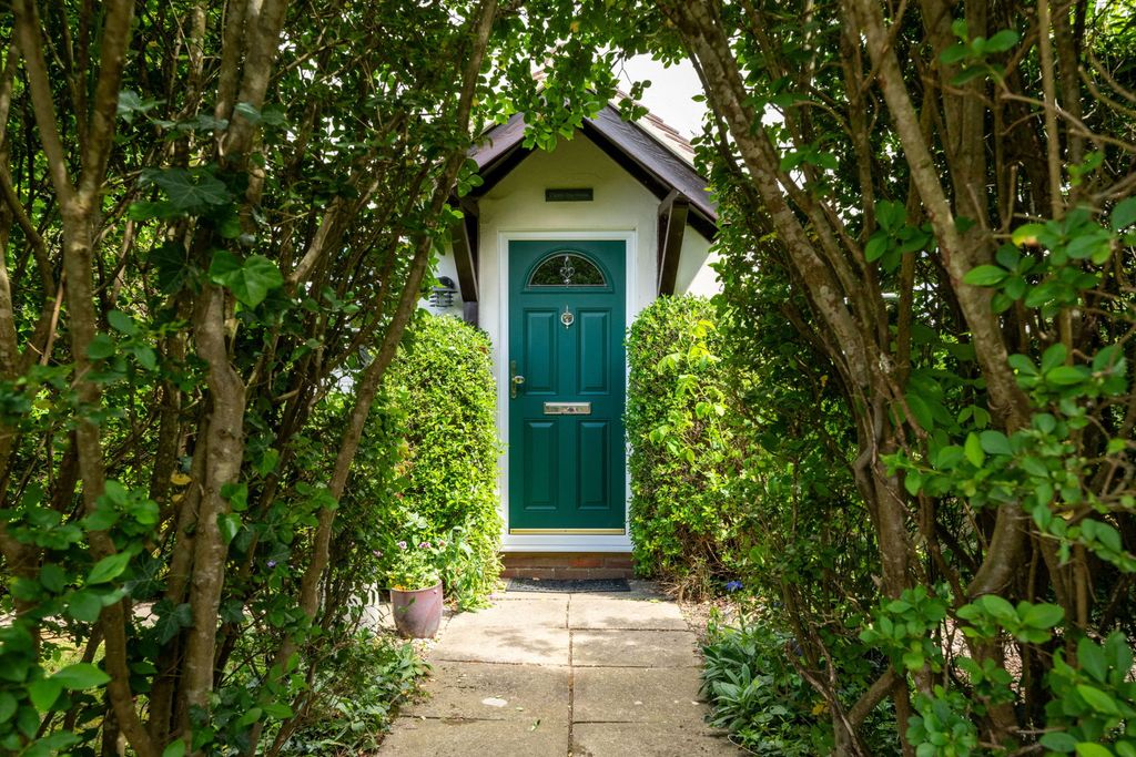 Property photo 3 of 33