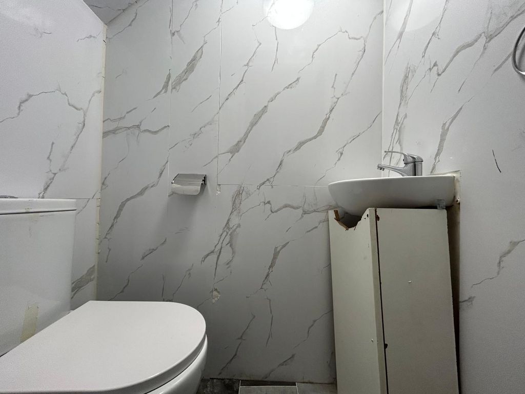 Property photo 3 of 9 Gallery