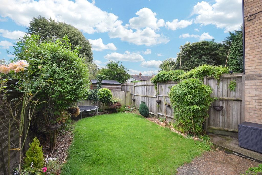 Property photo 2 of 9 Garden