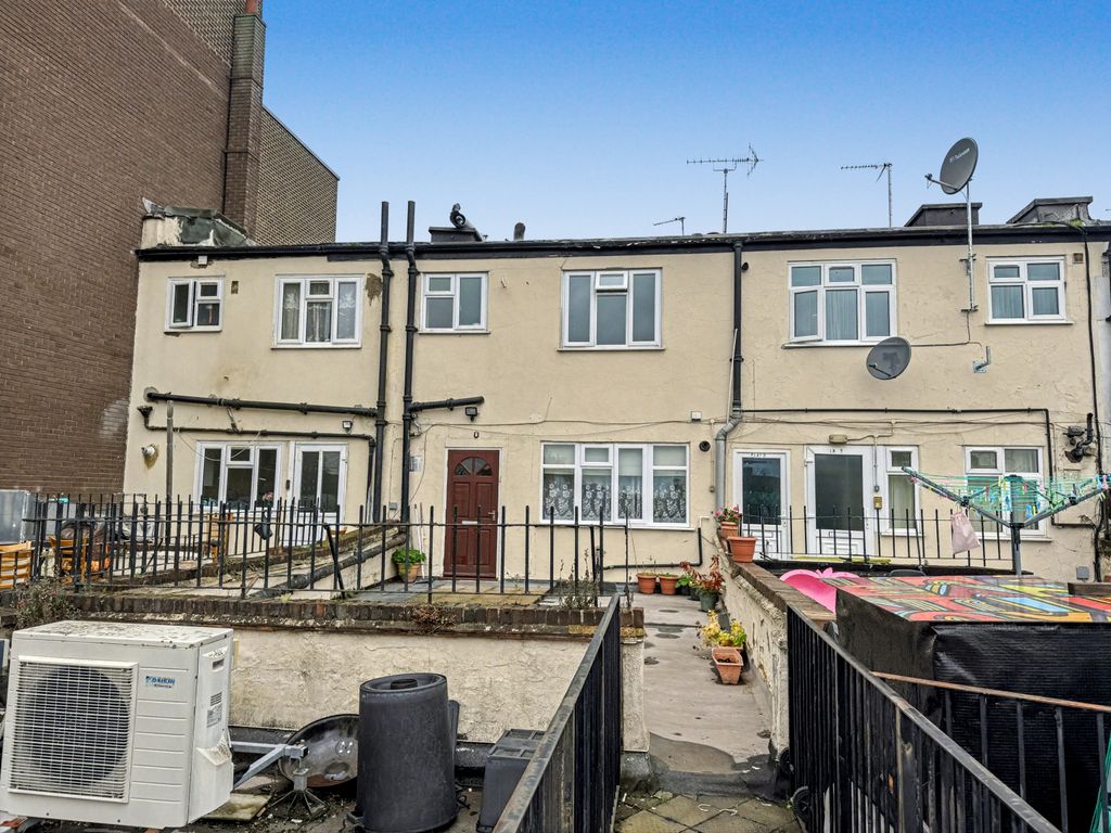 Property photo 3 of 3