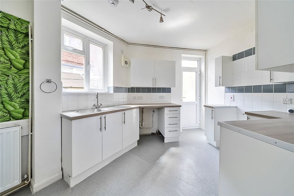 Property photo 3 of 16 Kitchen