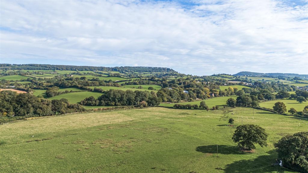 Property photo 2 of 5 1358564-1-68dc1A136Fd12-Arw.Jpg