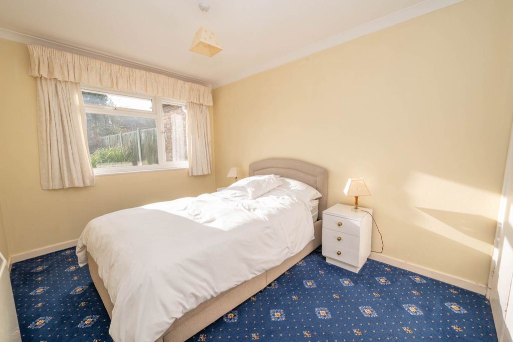Property photo 3 of 10