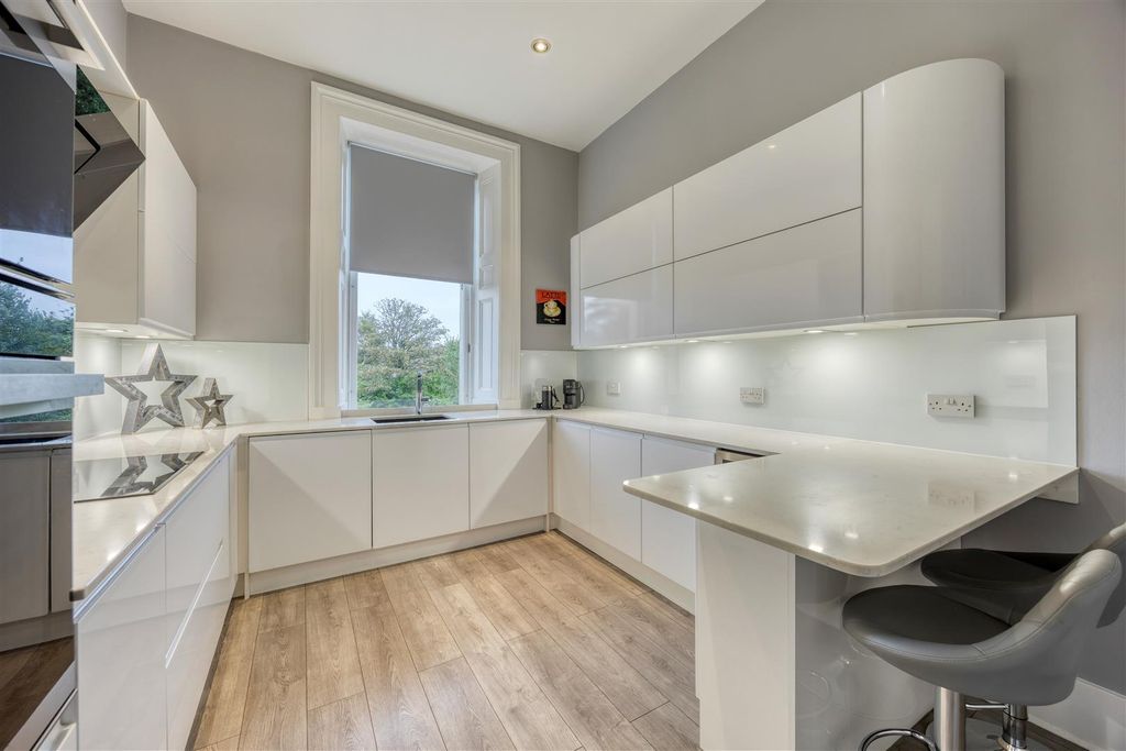 Property photo 3 of 45 46_Glasgow_Road_Kilsyth_024.Jpeg
