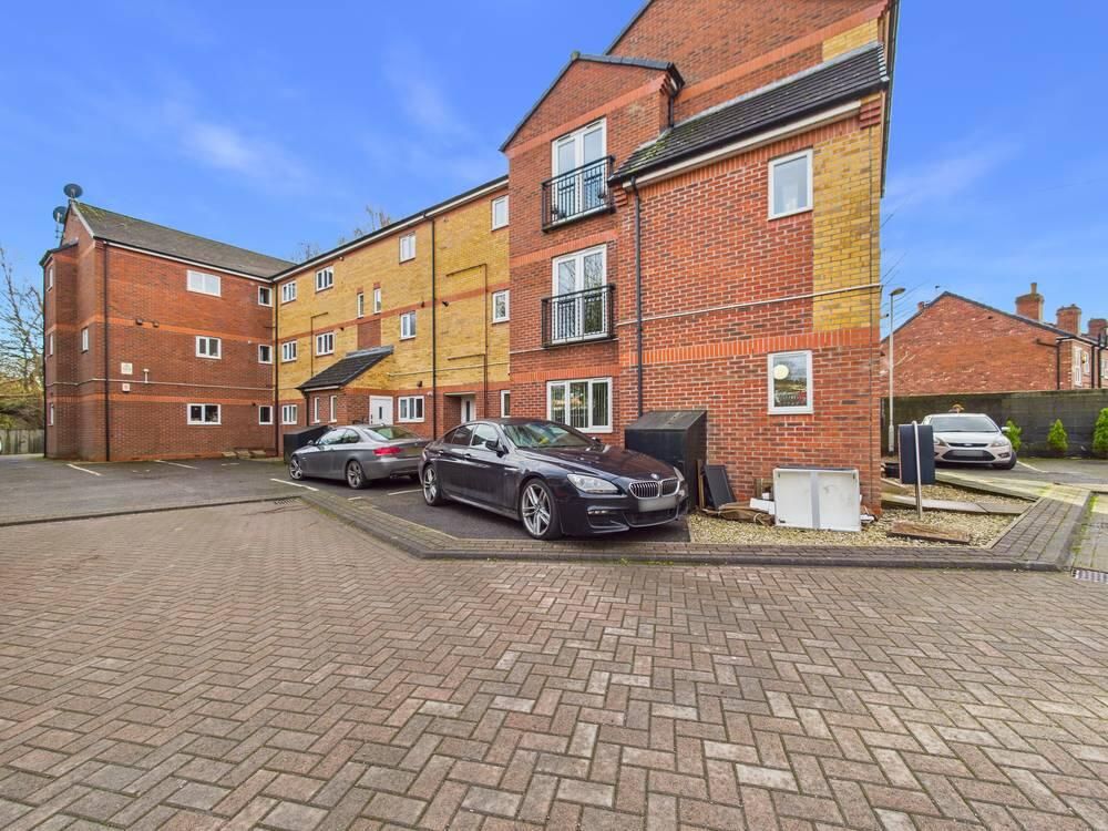 Property photo 1 of 8 Front (Exterior)