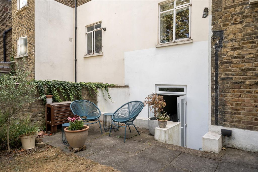 Property photo 3 of 10 Lilford Road 43F1 - (14 Of 19).Jpg