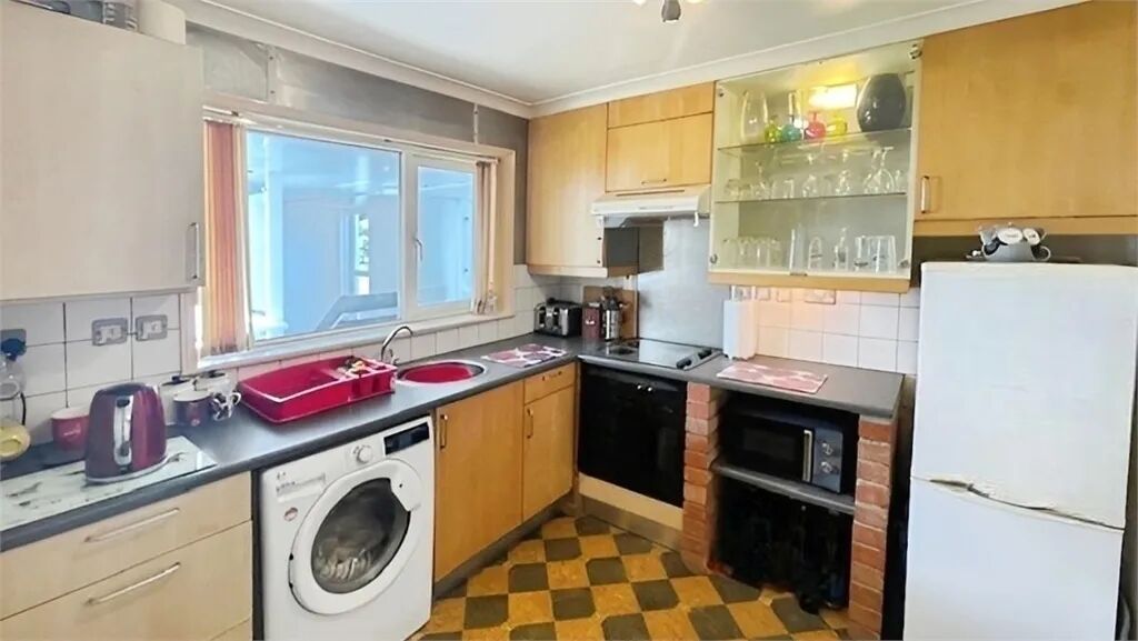 Property photo 3 of 10 Picture 3