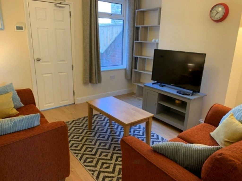 Property photo 3 of 11