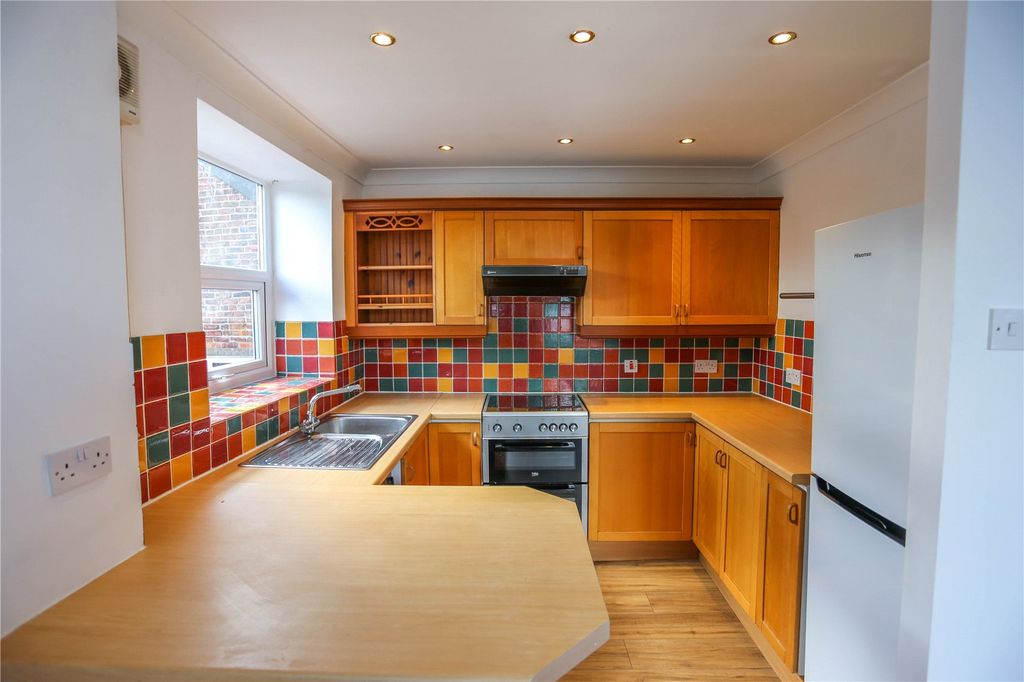 Property photo 2 of 15 Picture No. 04