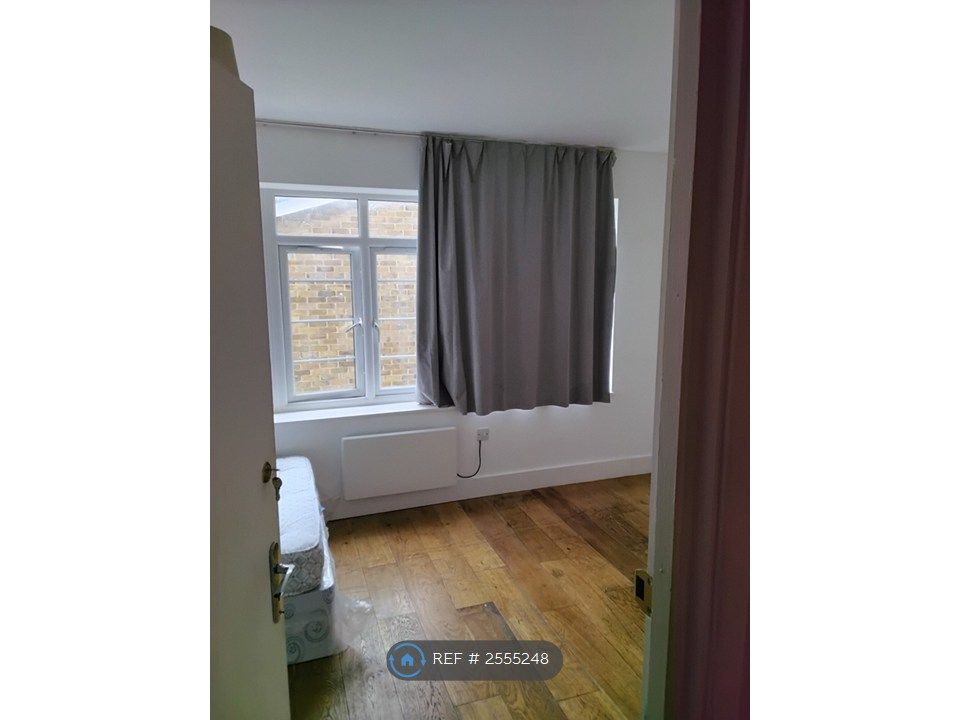 Property photo 3 of 4 Bedroom