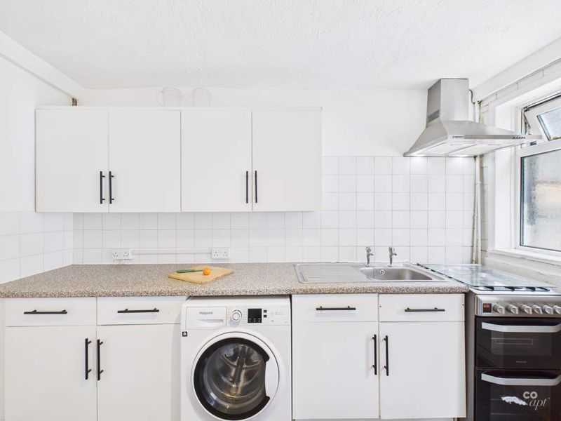 Property photo 2 of 17 Kitchen