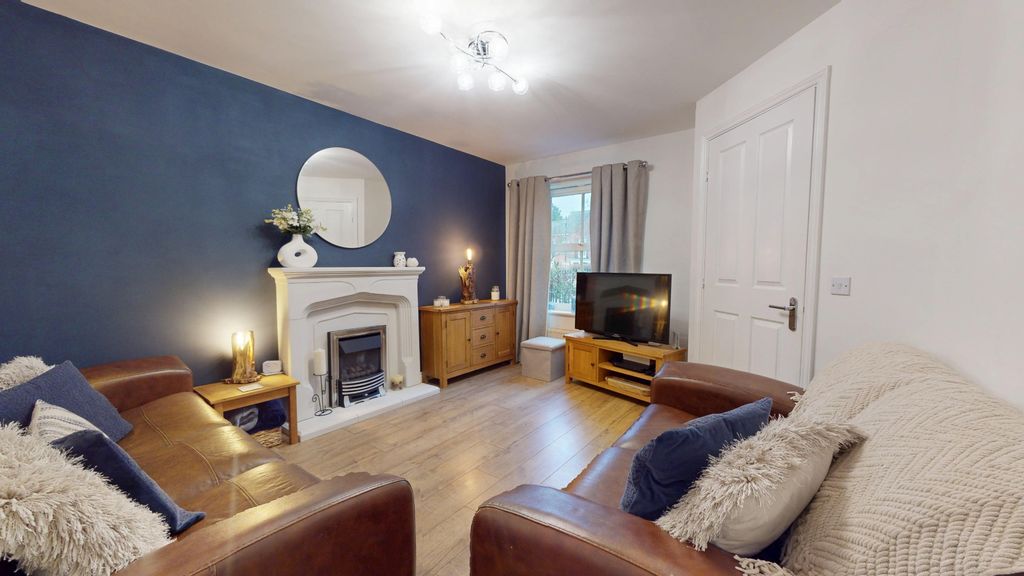 Property photo 2 of 35 4823017