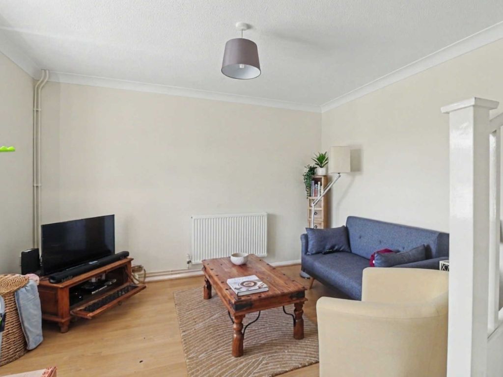 Property photo 3 of 6