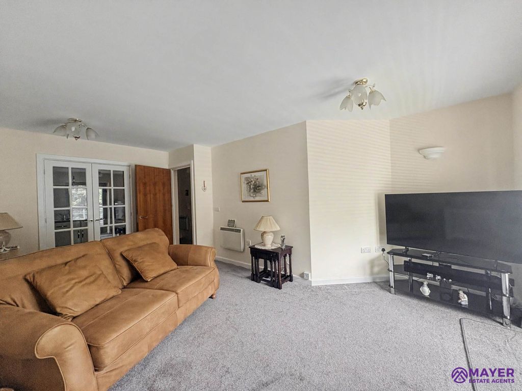 Property photo 2 of 21