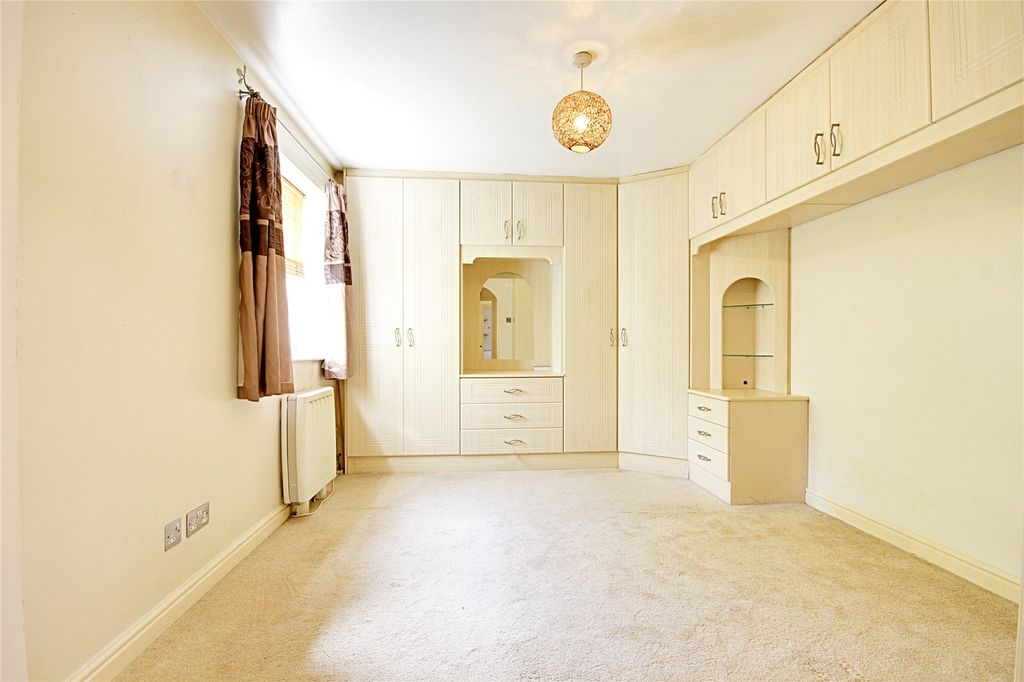 Property photo 1 of 9 Picture No. 12