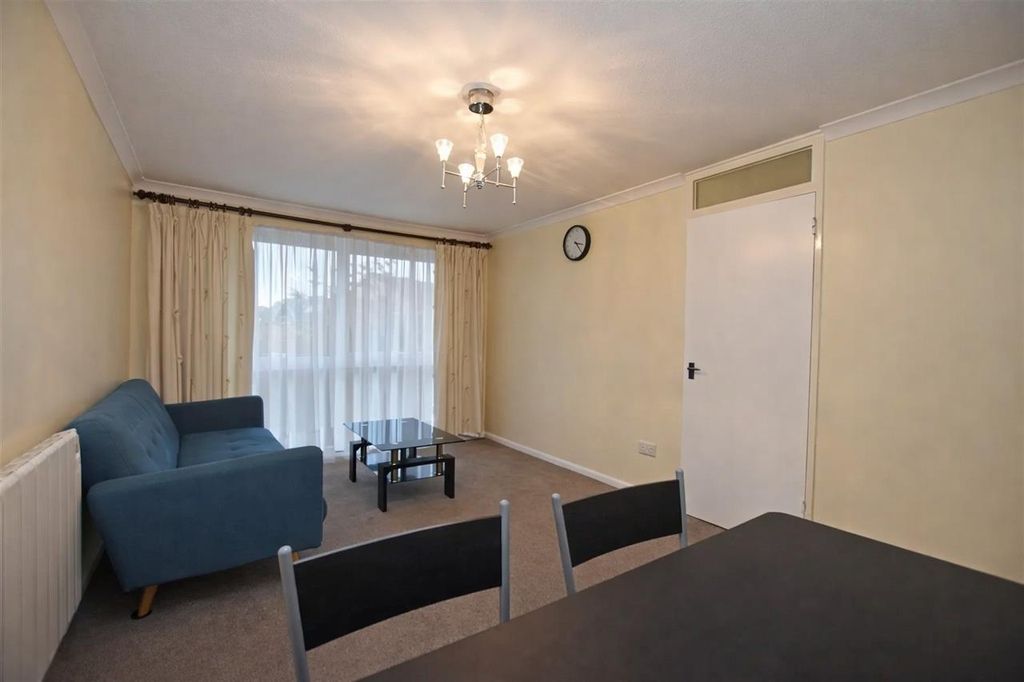 Property photo 2 of 4 Lounge