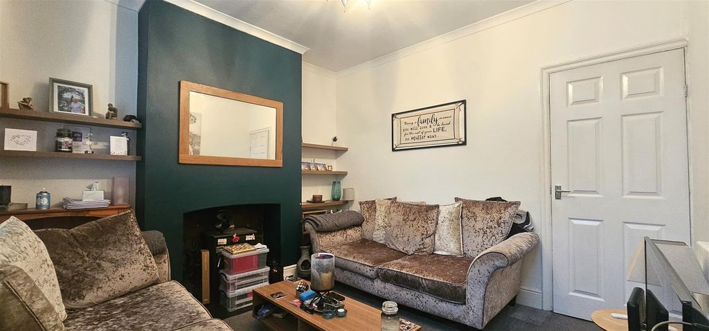 Property photo 3 of 10 3. Lounge.Jpg