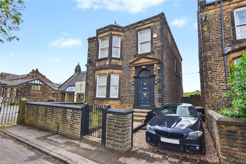 Property photo 1 of 31 Picture No. 11