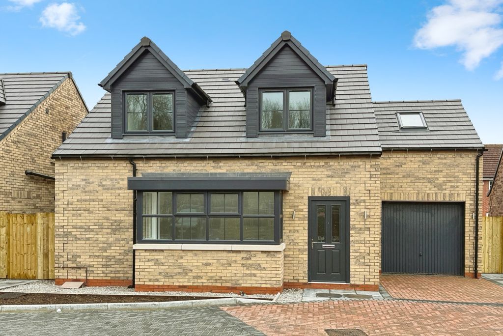 Property photo 1 of 9 4831140