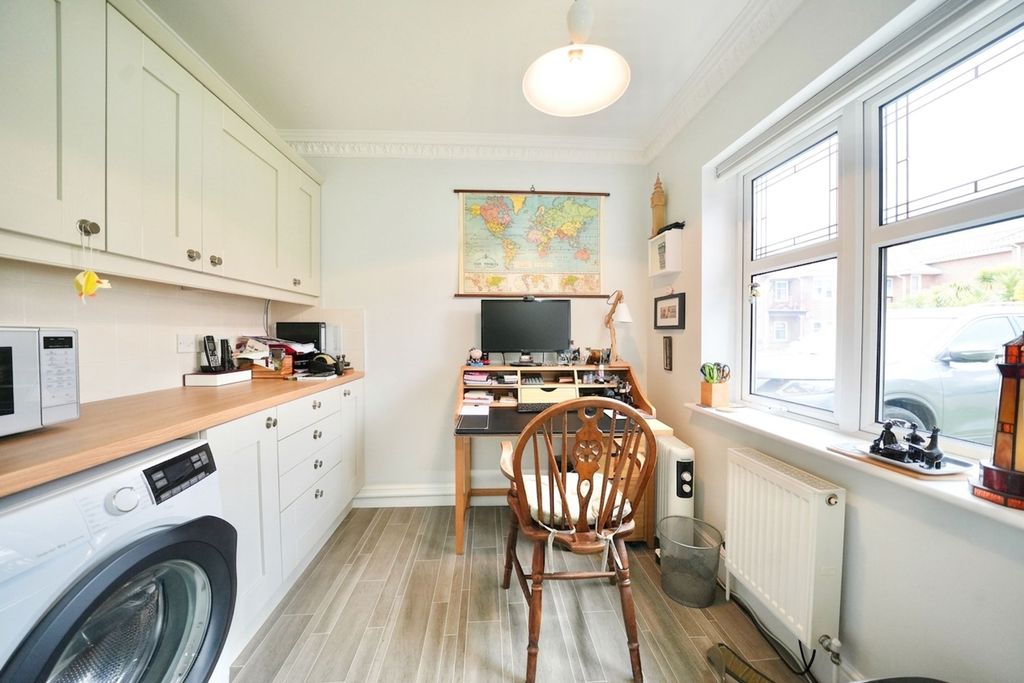 Additional image 8 of 2 bed flat for saleSutherland Court Gardens, Cromer NR27