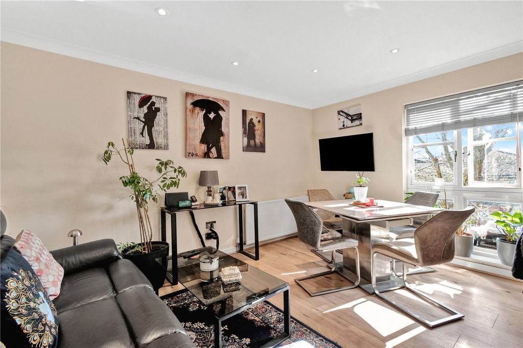 Property photo 2 of 7 Reception