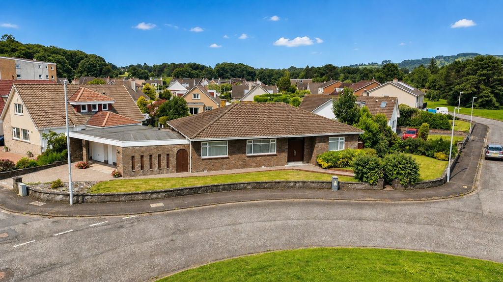 Property photo 1 of 35