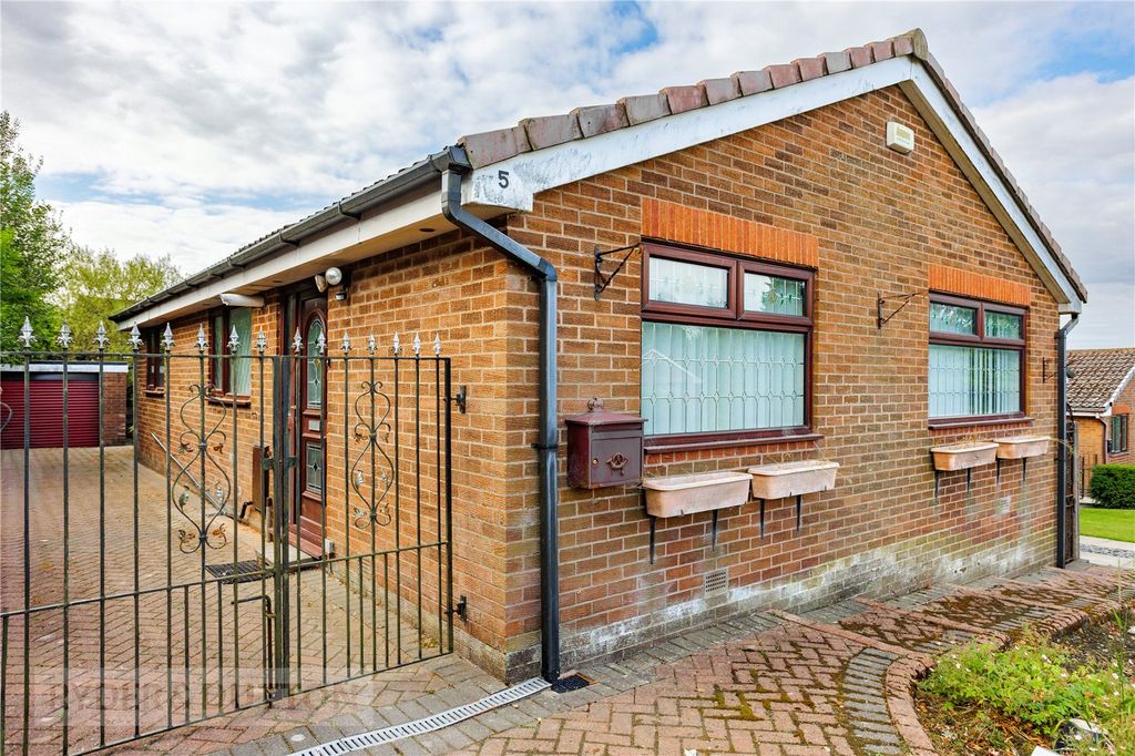 Property photo 3 of 20 External