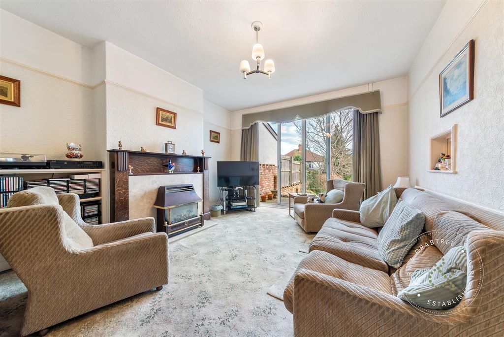 Property photo 3 of 30 West-Orchard-Crescent-18.Jpg